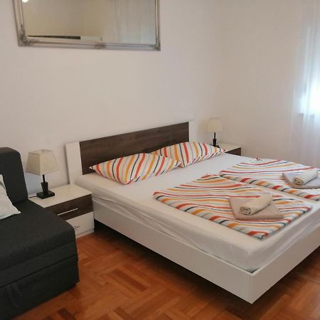 Apartman Mira Zaboric Exteriör bild