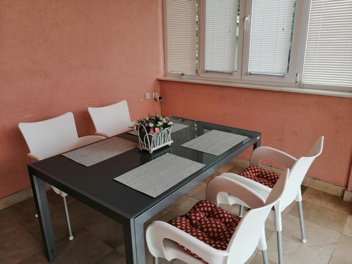 Apartman Mira Zaboric Exteriör bild