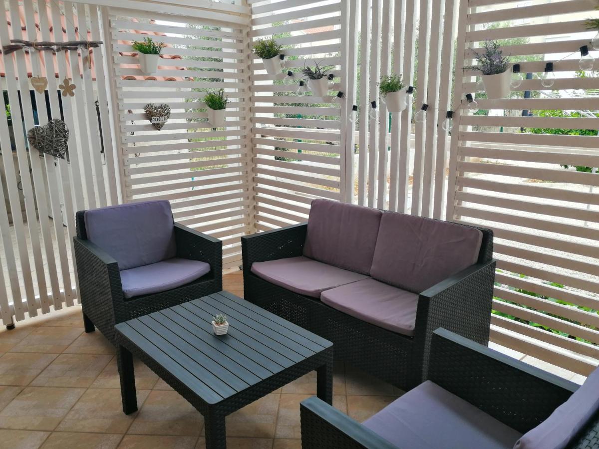 Apartman Mira Zaboric Exteriör bild