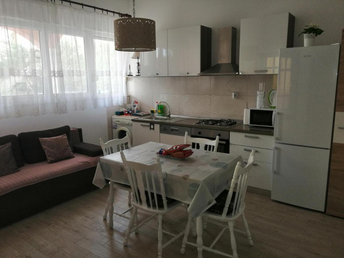 Apartman Mira Zaboric Exteriör bild